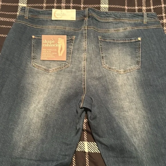 NWT Lane Bryant Curvy Skinny Jeans With Gold Trim Size 20W - Picture 3 of 3